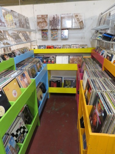 We have the vinyl!! Large selection of vintage vinyl records – $3 We have the vinyl!! Large selection of vintage vinyl records – $3