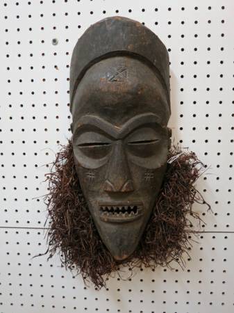 SALE! Vintage antique carved wood African Chokwe mask – $295