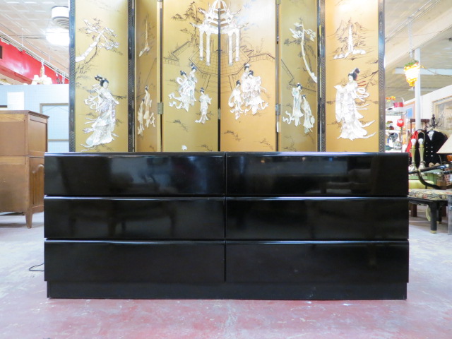 Vintage Mid Century Modern Black Lacquer Credenza Dresser 495