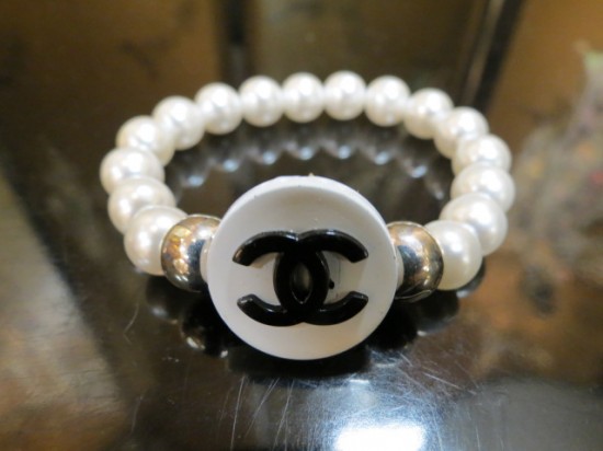 Vintage Chanel Button Pearl Bracelet – $45